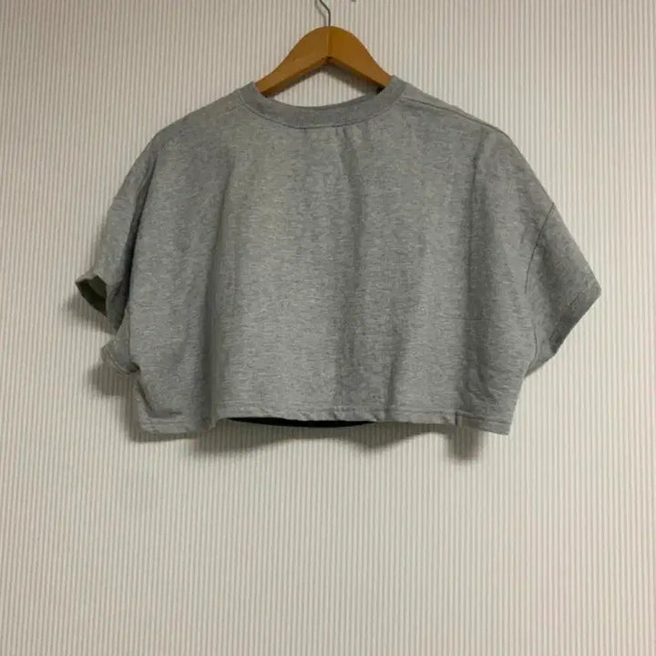 [BUNJANG] Semi-Crop Sleeveless Top Set / 새상품 내수 세미크롭 나시set