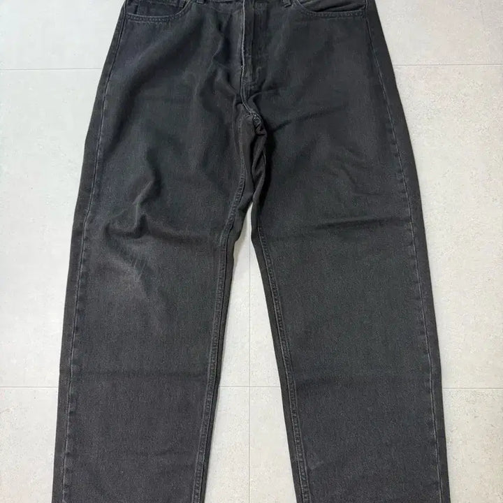 [BUNJANG] Uniqlo Wide Straight Jeans / 유니클로 와이드 스트레이트진