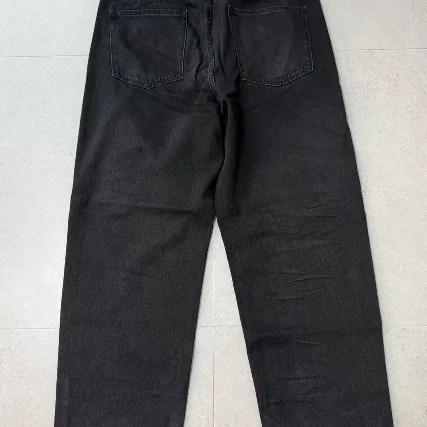 [BUNJANG] Uniqlo Wide Straight Jeans / 유니클로 와이드 스트레이트진