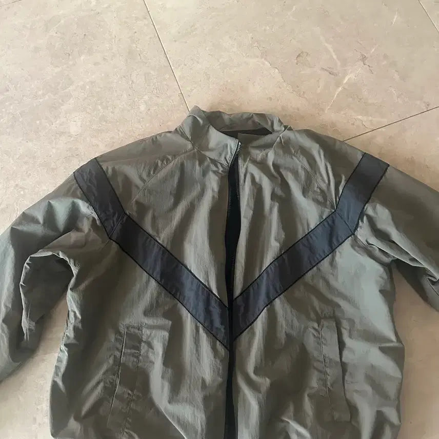 [SOLD OUT] 무신사 바람막이 xl
