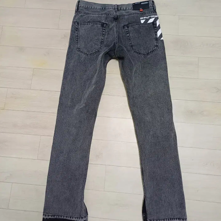 [SOLD OUT] 오프화이트 데님 청바지