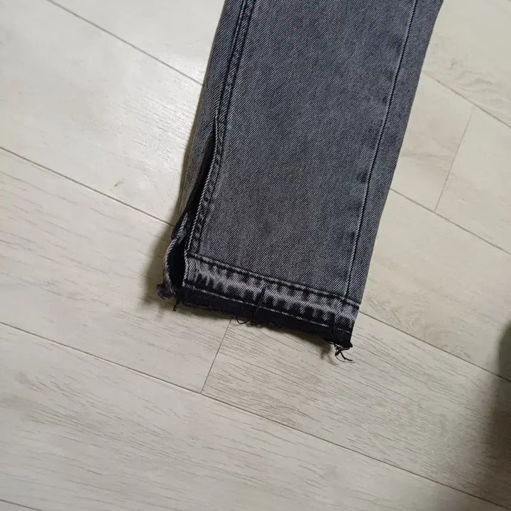 [SOLD OUT] 오프화이트 데님 청바지