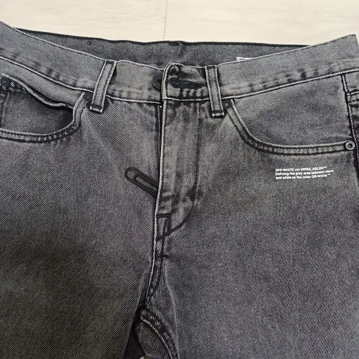 [SOLD OUT] 오프화이트 데님 청바지