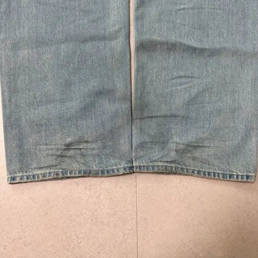 [BUNJANG] Uniqlo Wide Straight Jeans / 유니클로 와이드 스트레이트진