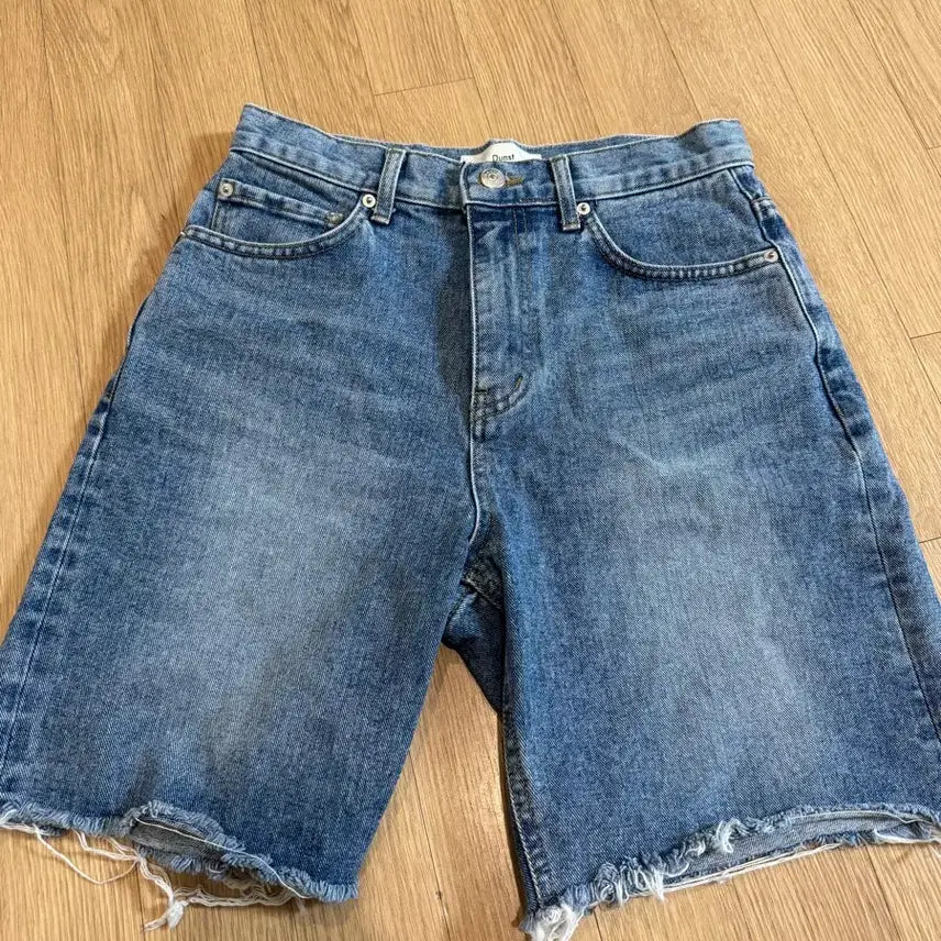 [BUNJANG] Dunst Low Edge Denim Shorts / 던스트 로우 엣지 데님 쇼츠