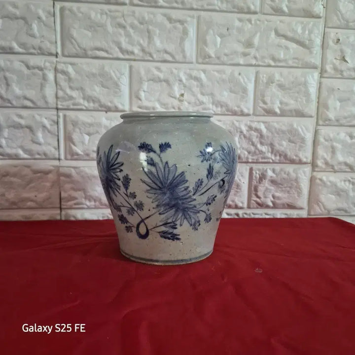 [BUNJANG] Late Joseon Dynasty White Porcelain Vase with Delicate Painting / 이조 말기백자