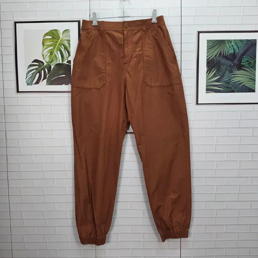 [SOLD OUT] 뉴발란스 아웃도어 라인 초코퍼티고 조거 팬츠 29~30 사이즈 새상품급