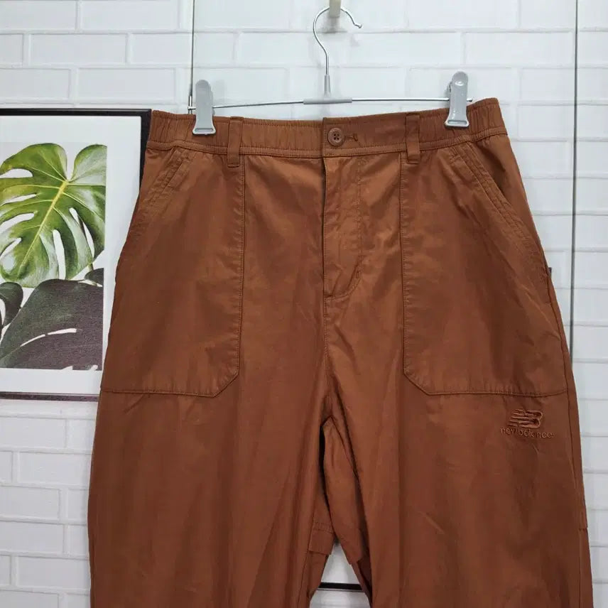 [SOLD OUT] 뉴발란스 아웃도어 라인 초코퍼티고 조거 팬츠 29~30 사이즈 새상품급