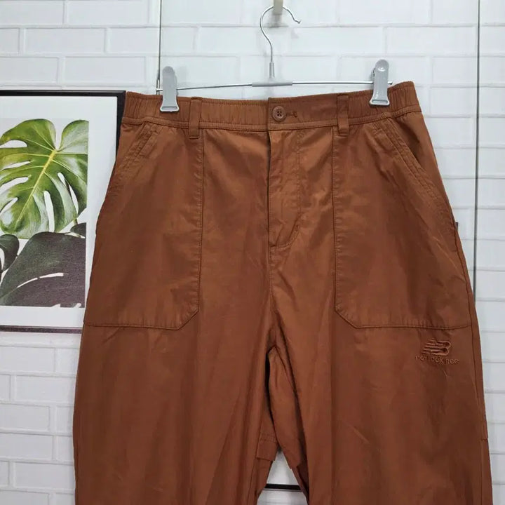 [SOLD OUT] 뉴발란스 아웃도어 라인 초코퍼티고 조거 팬츠 29~30 사이즈 새상품급