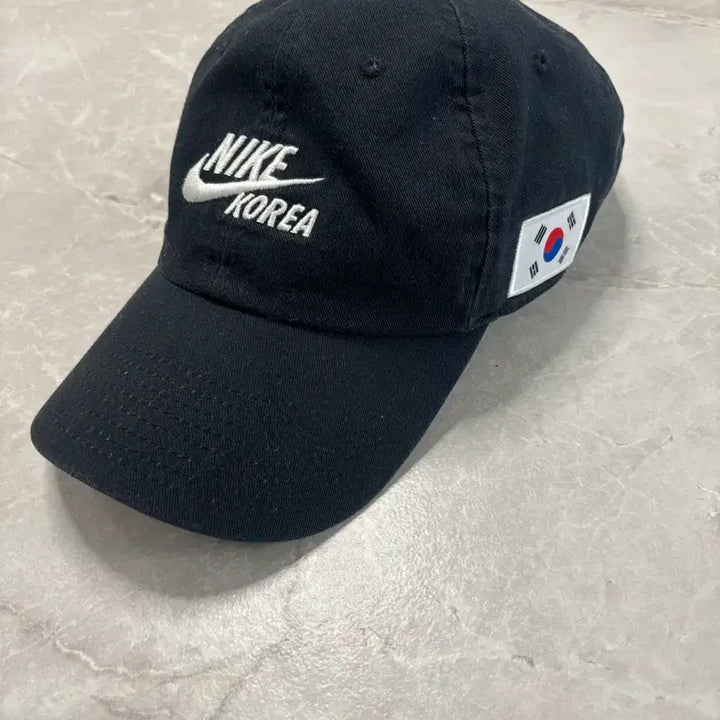 [BUNJANG] Nike Korea Black Taegeukgi Cap / 나이키 코리아 볼캡 블랙 태극기 모자