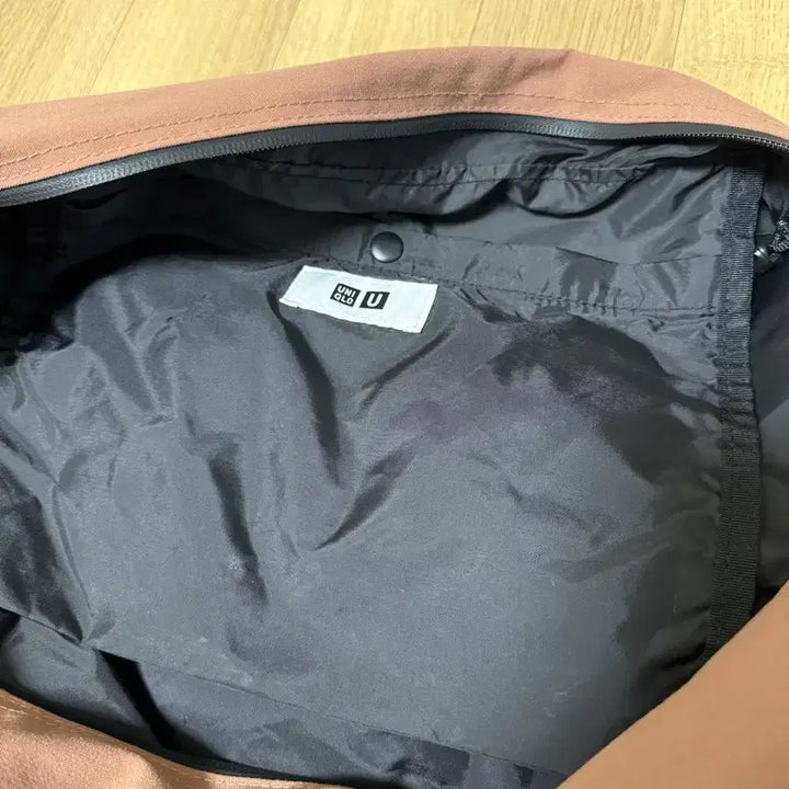 [BUNJANG] Uniqlo U Crossbody Bag Brown / 유니클로u 크로스백 브라운