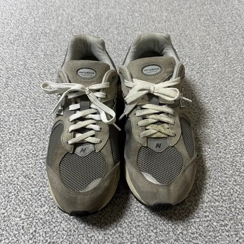 [BUNJANG] New Balance 2002 Sneakers (Size 280) / [정가 17만원] 뉴발란스 2002 280