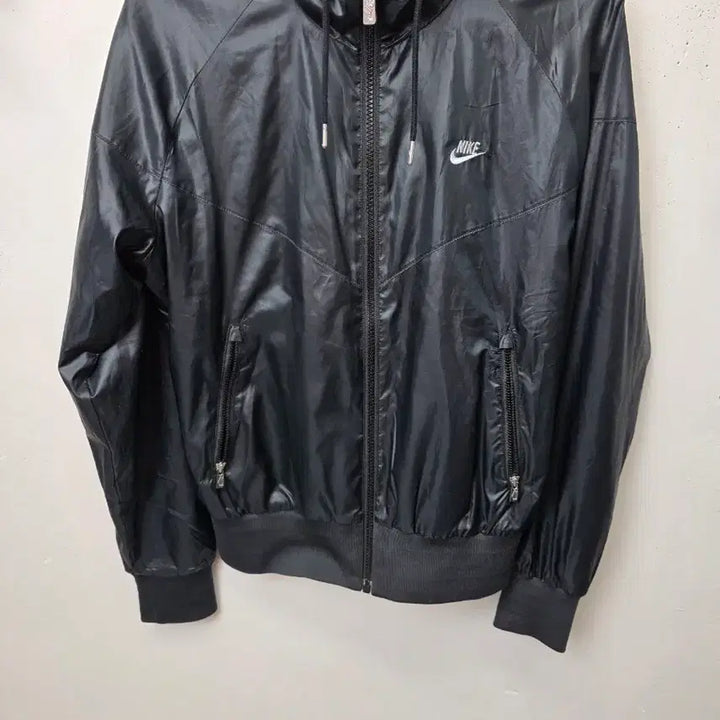 [BUNJANG] Nike Hooded Windbreaker Jacket - Black / 나이키 바람막이 후드 블랙