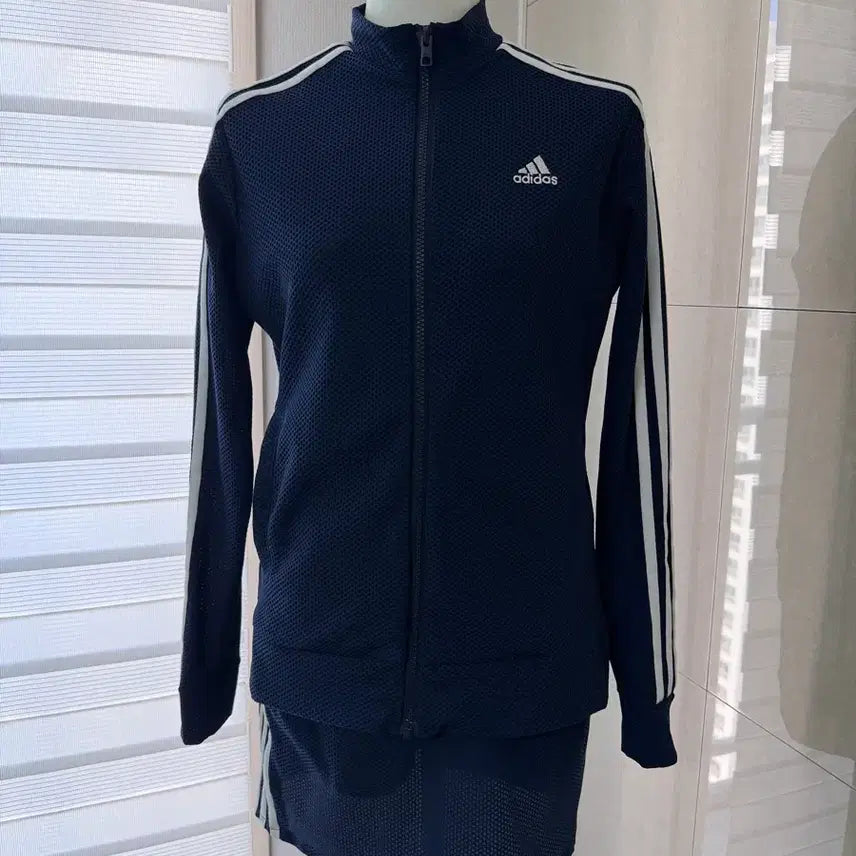 [BUNJANG] Adidas Navy Three-Stripe Training Jacket Skirt T-shirt Set 3-Piece / 아디다스 네이비 삼선 트레이닝 자켓 스커트 티셔츠 셋업 3피스