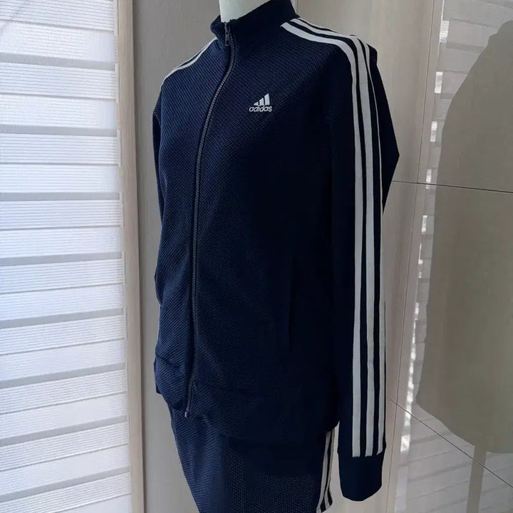 [BUNJANG] Adidas Navy Three-Stripe Training Jacket Skirt T-shirt Set 3-Piece / 아디다스 네이비 삼선 트레이닝 자켓 스커트 티셔츠 셋업 3피스