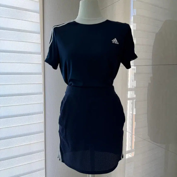 [BUNJANG] Adidas Navy Three-Stripe Training Jacket Skirt T-shirt Set 3-Piece / 아디다스 네이비 삼선 트레이닝 자켓 스커트 티셔츠 셋업 3피스