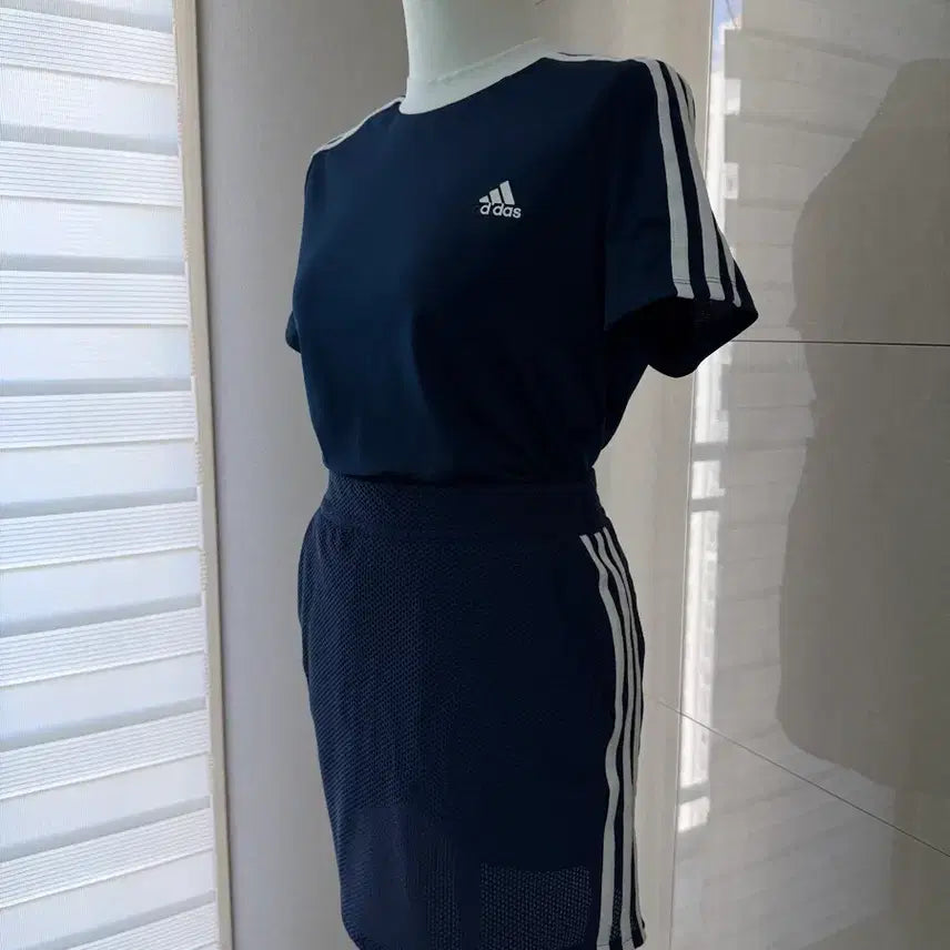 [BUNJANG] Adidas Navy Three-Stripe Training Jacket Skirt T-shirt Set 3-Piece / 아디다스 네이비 삼선 트레이닝 자켓 스커트 티셔츠 셋업 3피스