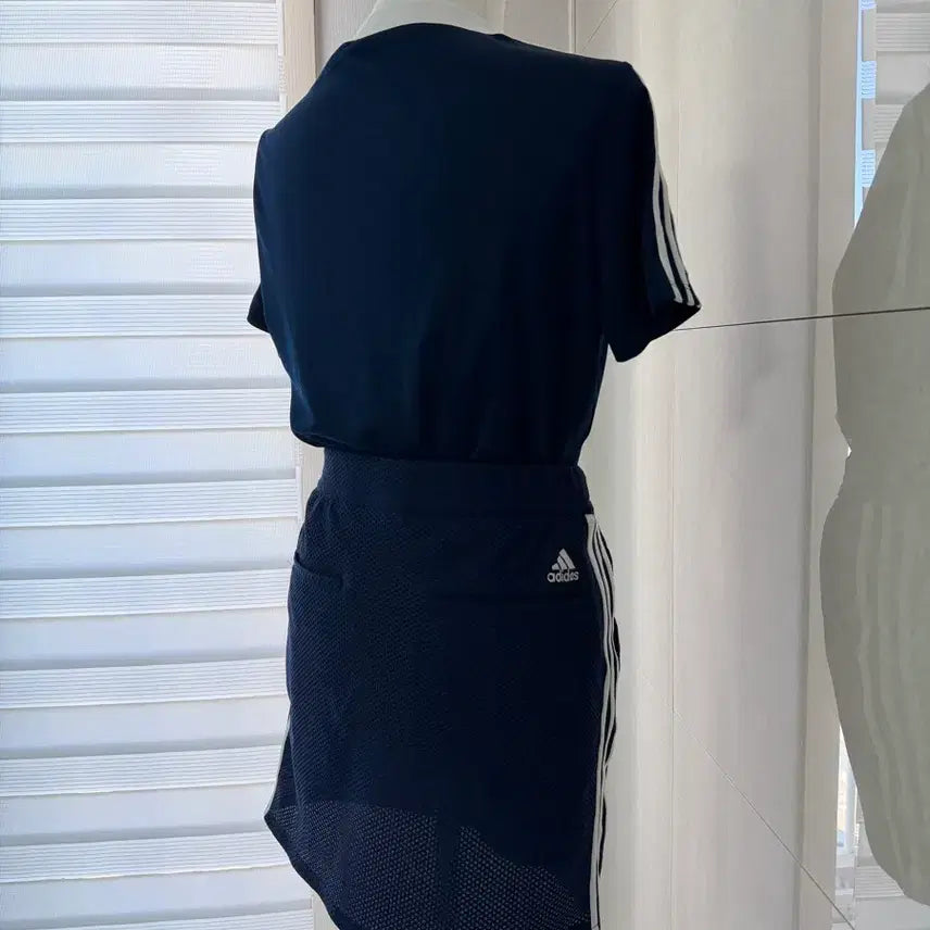 [BUNJANG] Adidas Navy Three-Stripe Training Jacket Skirt T-shirt Set 3-Piece / 아디다스 네이비 삼선 트레이닝 자켓 스커트 티셔츠 셋업 3피스
