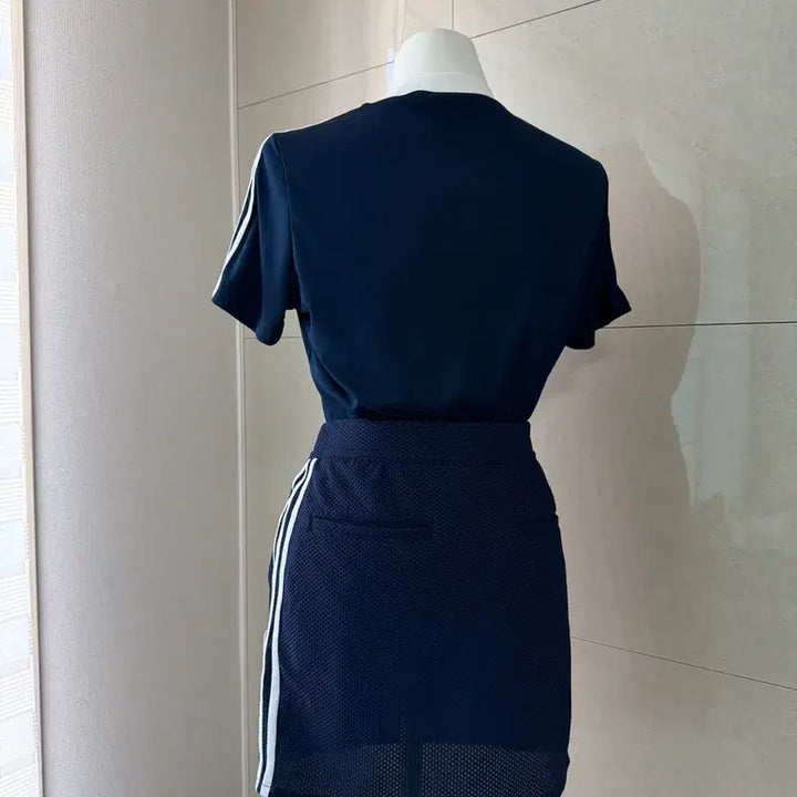 [BUNJANG] Adidas Navy Three-Stripe Training Jacket Skirt T-shirt Set 3-Piece / 아디다스 네이비 삼선 트레이닝 자켓 스커트 티셔츠 셋업 3피스