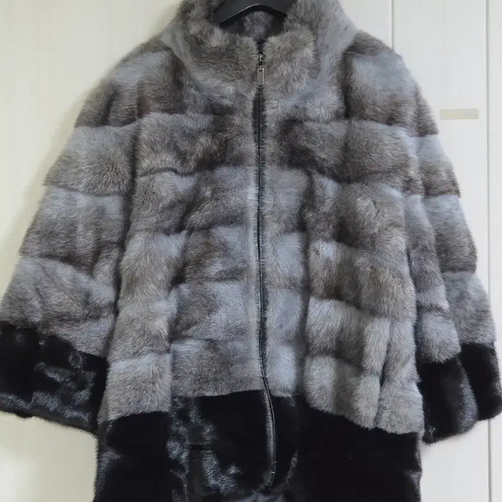[SOLD OUT] 친칠라 스타일 가공된 밍크 하프 퍼코트