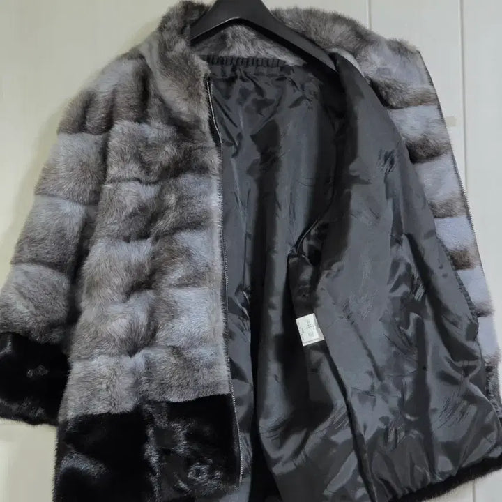 [SOLD OUT] 친칠라 스타일 가공된 밍크 하프 퍼코트
