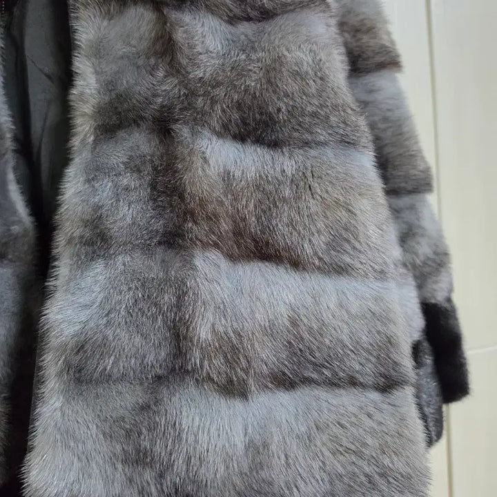 [SOLD OUT] 친칠라 스타일 가공된 밍크 하프 퍼코트