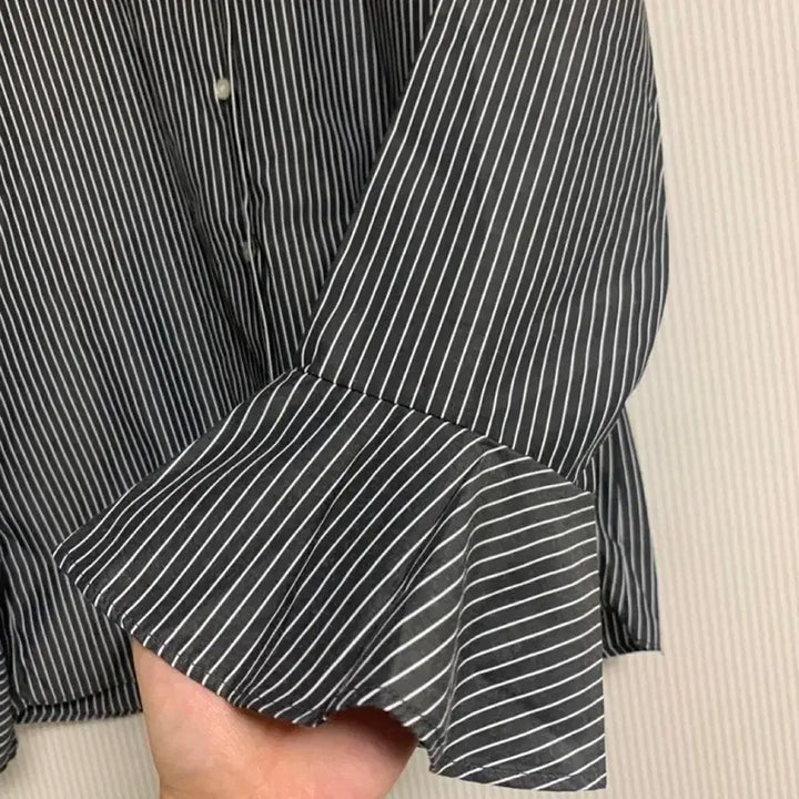 [BUNJANG] Striped Puff Sleeve Blouse / 새상품 내수 스트라이프 퍼프 블라우스셔츠