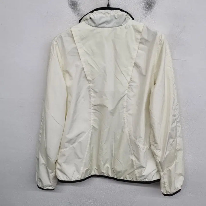[SOLD OUT] [여성66 size] 휠라 바람막이 자켓