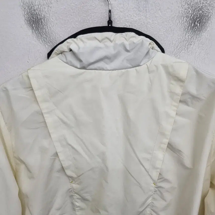 [SOLD OUT] [여성66 size] 휠라 바람막이 자켓