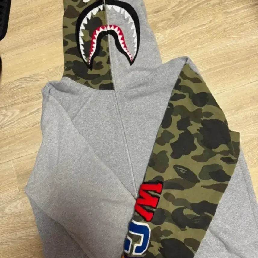 [BUNJANG] BAPE Camo Shark Full Zip Hoodie / 베이프 후드집업