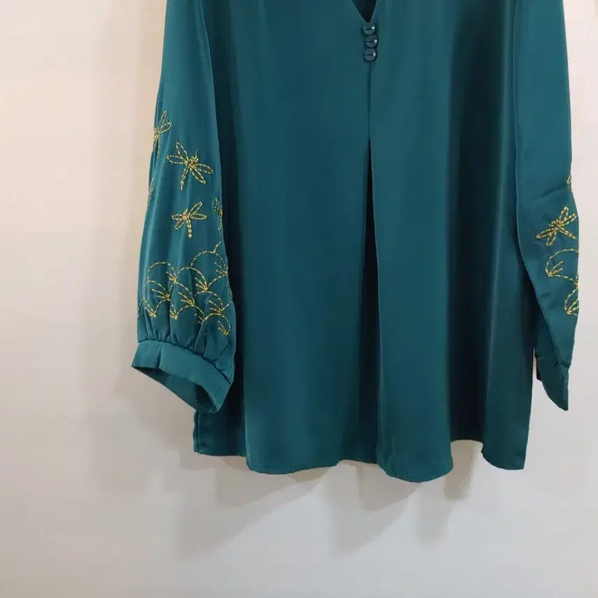[BUNJANG] Embroidered Blouse / 92. 자수블라우스