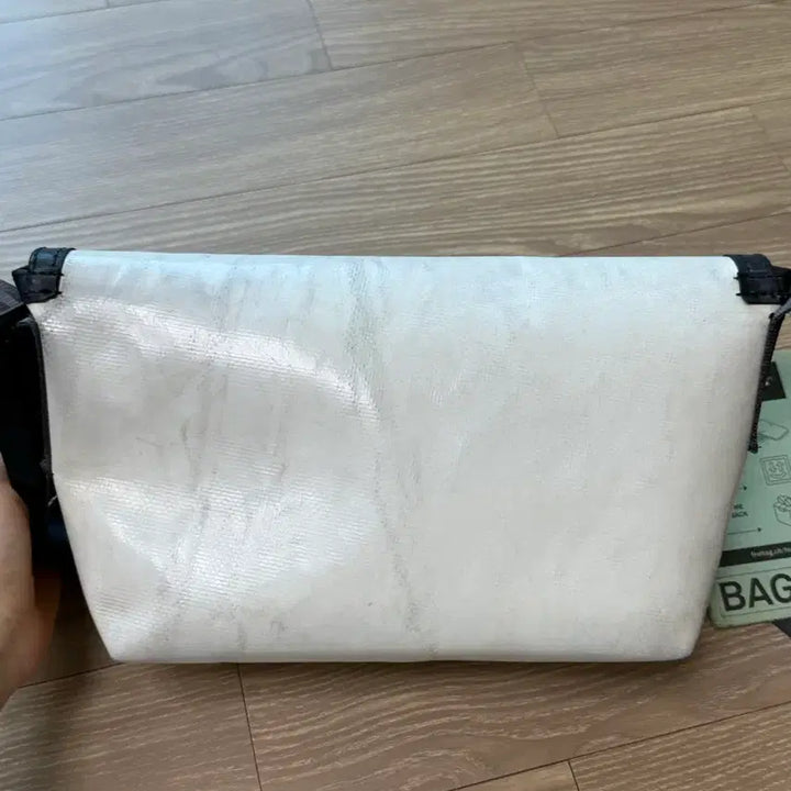 [BUNJANG] Freitag Hawaï Five-O White Green Crossbody Bag / 프라이탁 하파오 화이트 그린 (민트택 보유)