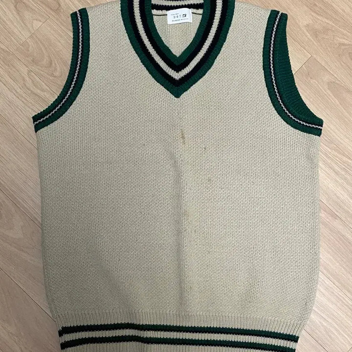 [BUNJANG] DGT Beige Knit Vest / DGT 베이지 니트 베스트