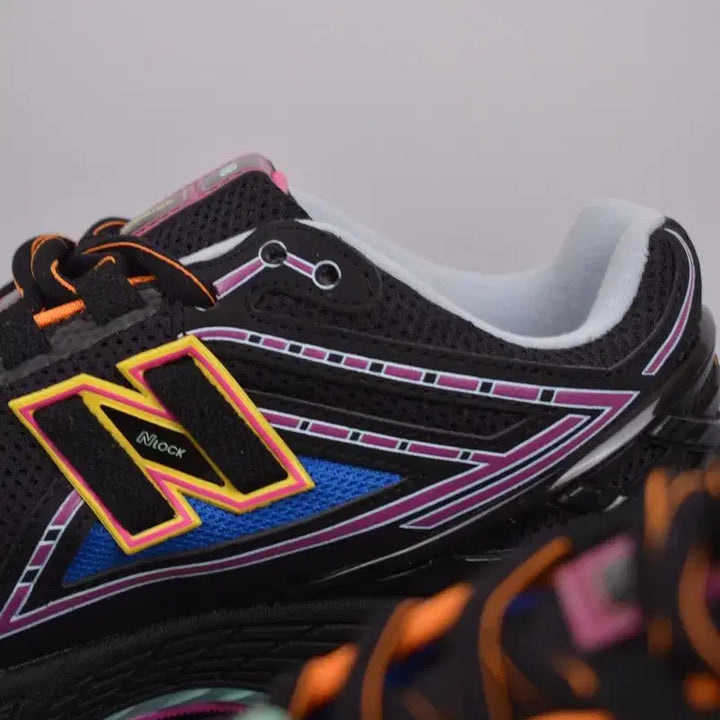 [BUNJANG] New Balance 1906R Black/Pink Sneakers (Size 230) / 뉴발란스 1906R 블랙/핑크 운동화 사이즈230