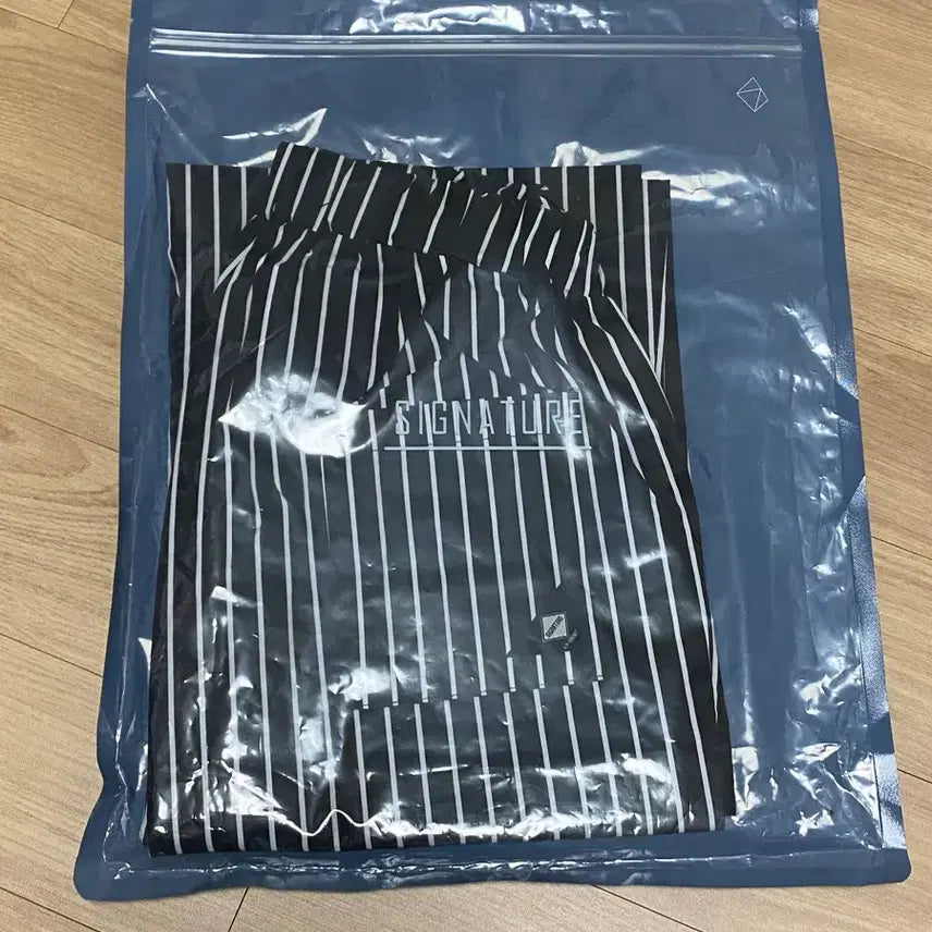 [BUNJANG] Signature Striped Bending Pants / [새상품] 시그니처 밴딩 스트라이프 팬츠