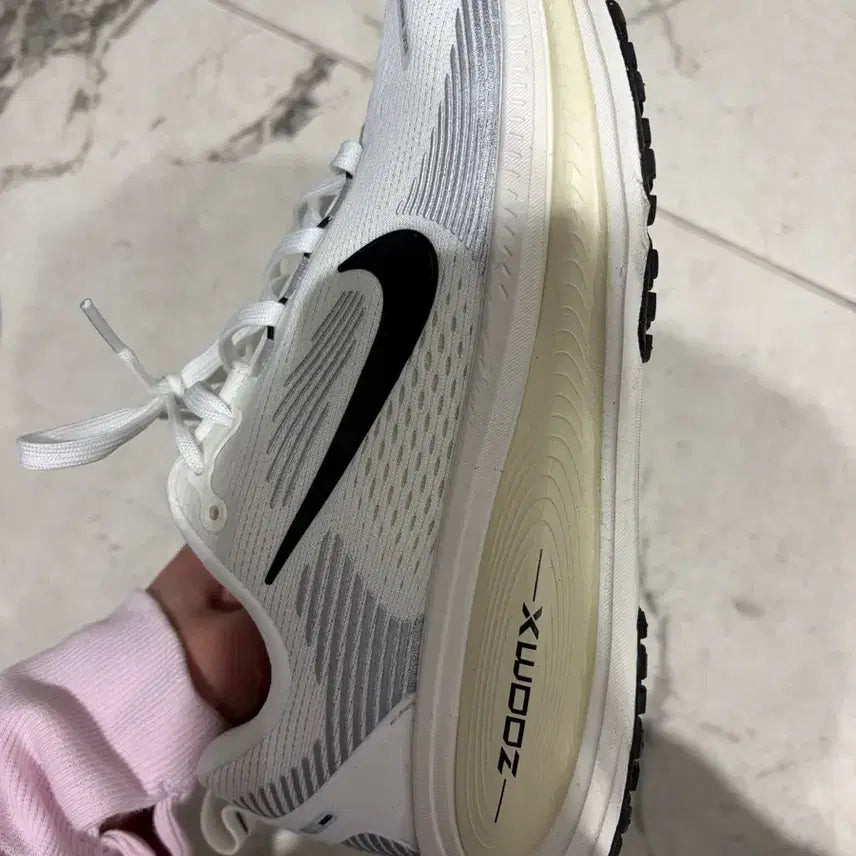 [SOLD OUT] W 나이키 보메로18 와이드 240