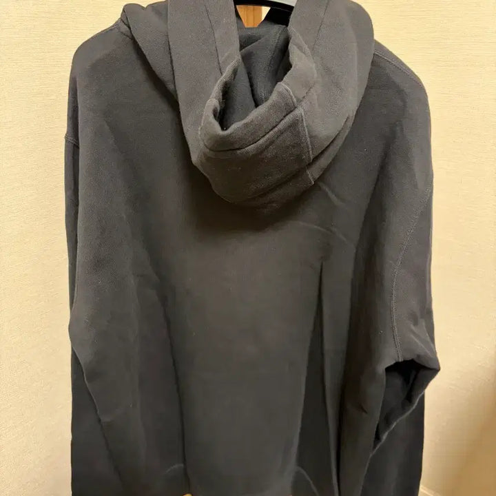 [SOLD OUT] (L) 버버리 블랙 양각 로고 프린트 후드티