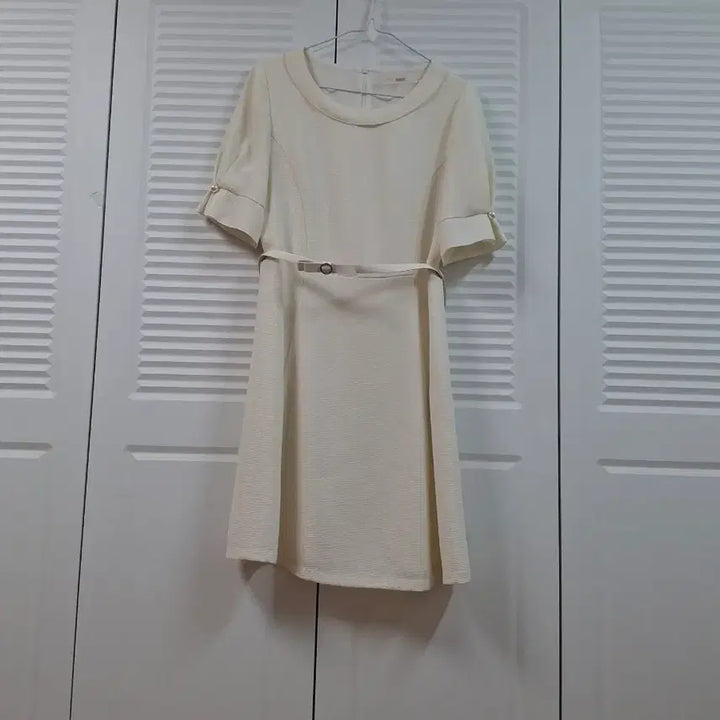 [BUNJANG] Roem Ivory Belted Short-Sleeve Midi Dress / 아이보리 벨트 반팔 원피스
