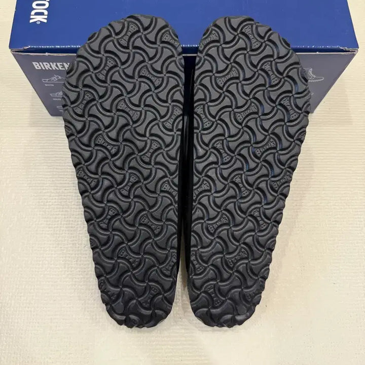 [BUNJANG] Birkenstock Arizona Black Sandals / 버켄스탁 아리조나 블랙