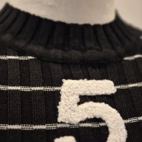 [BUNJANG] Striped Ribbed Knit Sweater / 새상품 골지 단가라 니트