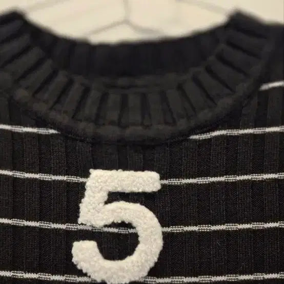 [BUNJANG] Striped Ribbed Knit Sweater / 새상품 골지 단가라 니트