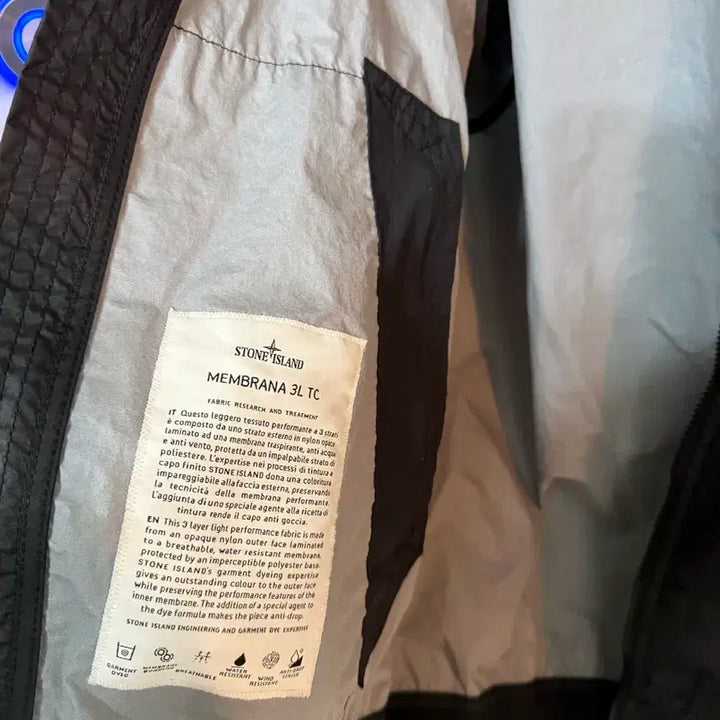 [BUNJANG] Stone Island Membrana Windbreaker Jacket / [정식수입]23SS 스톤아일랜드 멤브라나 바람막이 V0029 블랙