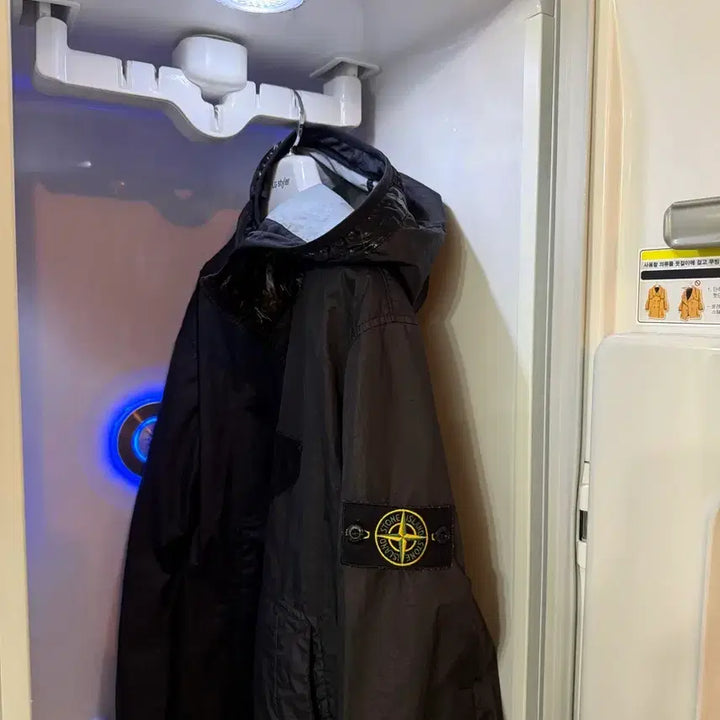 [BUNJANG] Stone Island Membrana Windbreaker Jacket / [정식수입]23SS 스톤아일랜드 멤브라나 바람막이 V0029 블랙
