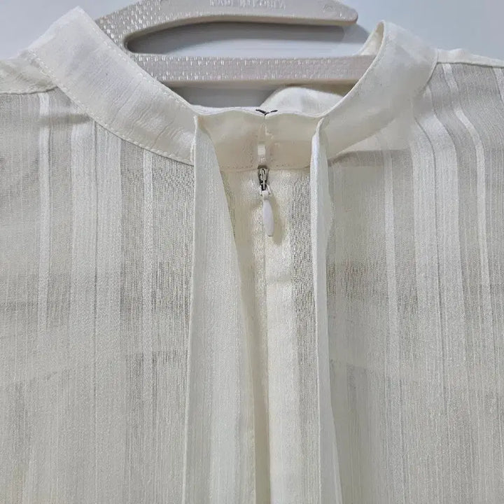 [SOLD OUT] 가브리엘리 블라우스