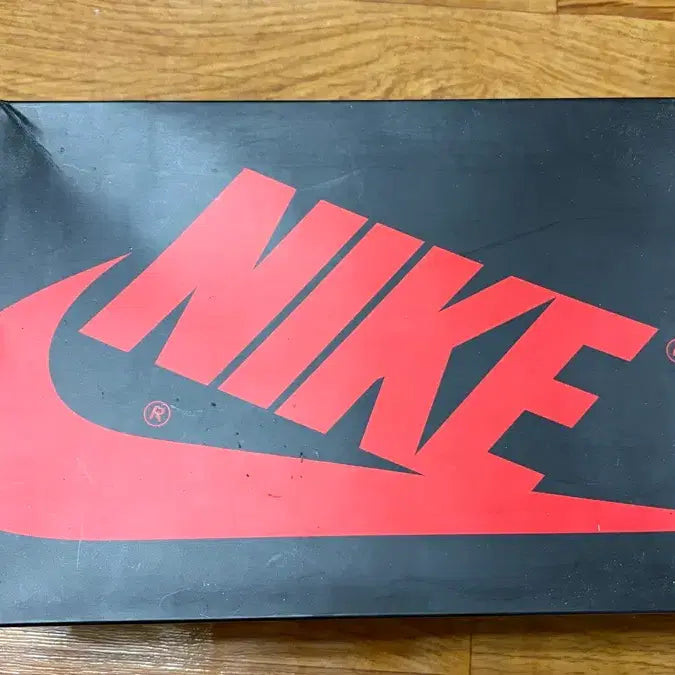 [BUNJANG] Nike Air Jordan 1 Retro High OG Shadow 2.0 Sneakers / 조던 1 레트로 하이 OG 쉐도우 2.0 260