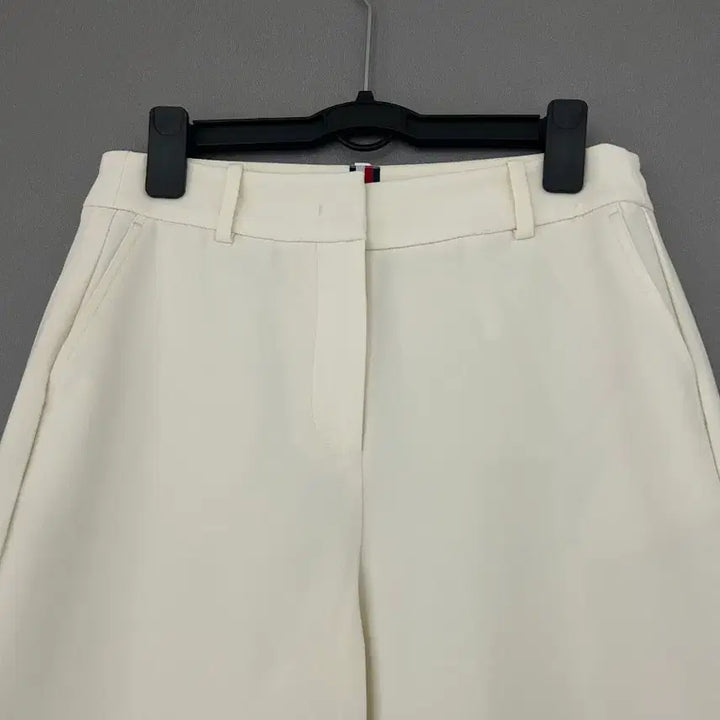 [BUNJANG] Tommy Hilfiger Ivory Slim Fit Slacks EUR 36 / 타미힐피거 아이보리 슬랙스 EUR 36허리25인지