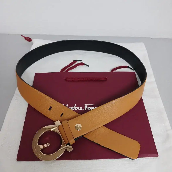 [SOLD OUT] 페라가모 금장 버클 벨트 브라운 계열 여성벨트