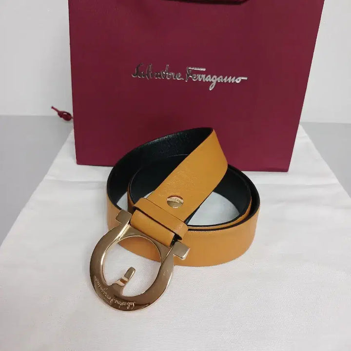 [SOLD OUT] 페라가모 금장 버클 벨트 브라운 계열 여성벨트