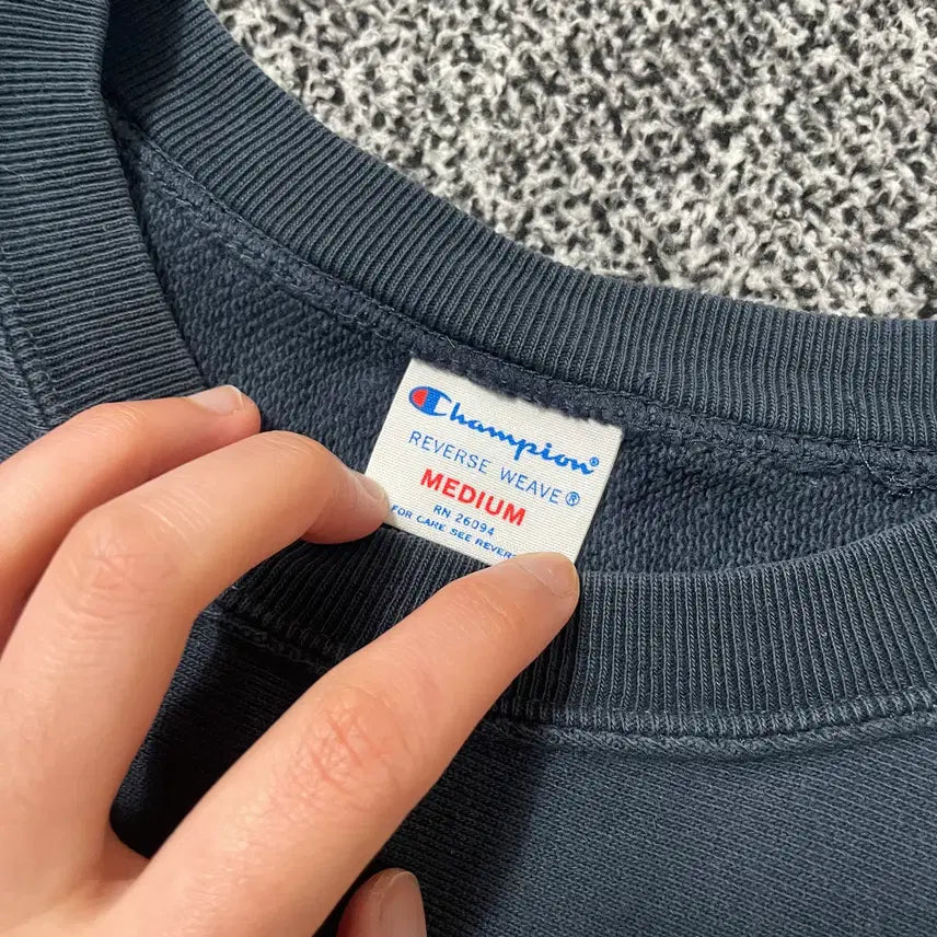 [BUNJANG] Vintage 9 Japanese Vintage Champion Reverse Weave Logo Sweatshirt Navy / 빈티지9. 일본빈티지 챔피온 리버스위브 로고 맨투맨 스웻셔츠 네이비