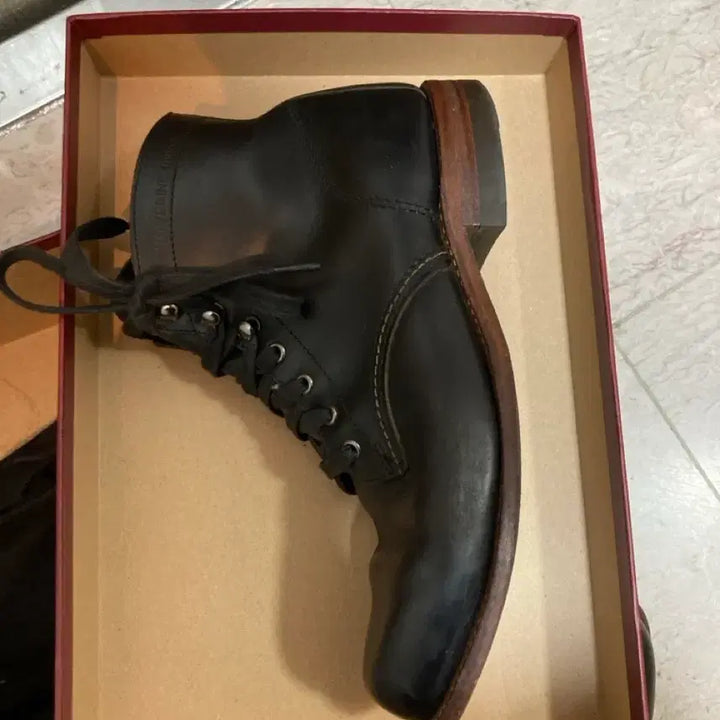 [BUNJANG] Wolverine 1000 Mile Boots Black / 울버린 1000마일 부츠 블랙
